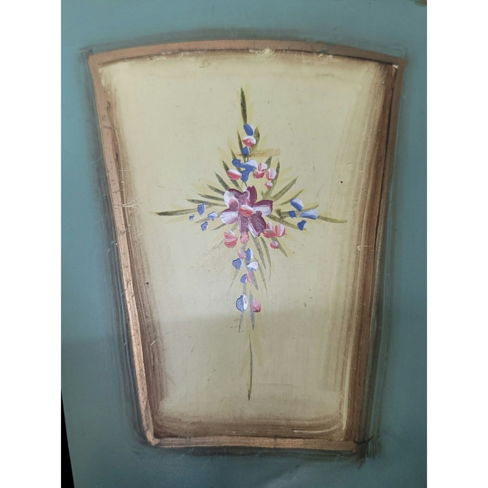 Vintage Metal Floral Wall Metal Basket with Handle - Picture 3 of 6